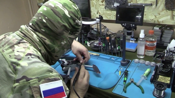 Украинский БПЛА-ретранслятор для FPV-дронов захватили и перепрошили
